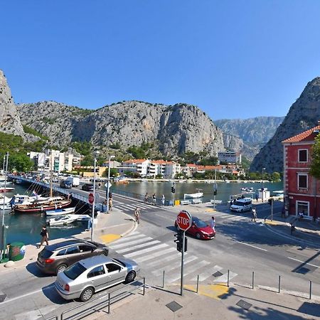 Apartment Mate Omiš Esterno foto