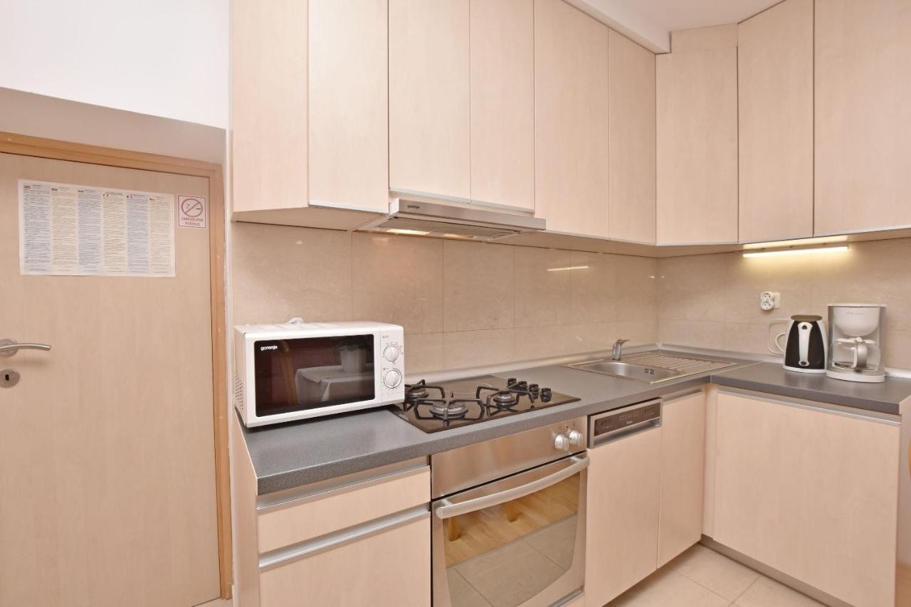 Apartment Mate Omiš Esterno foto