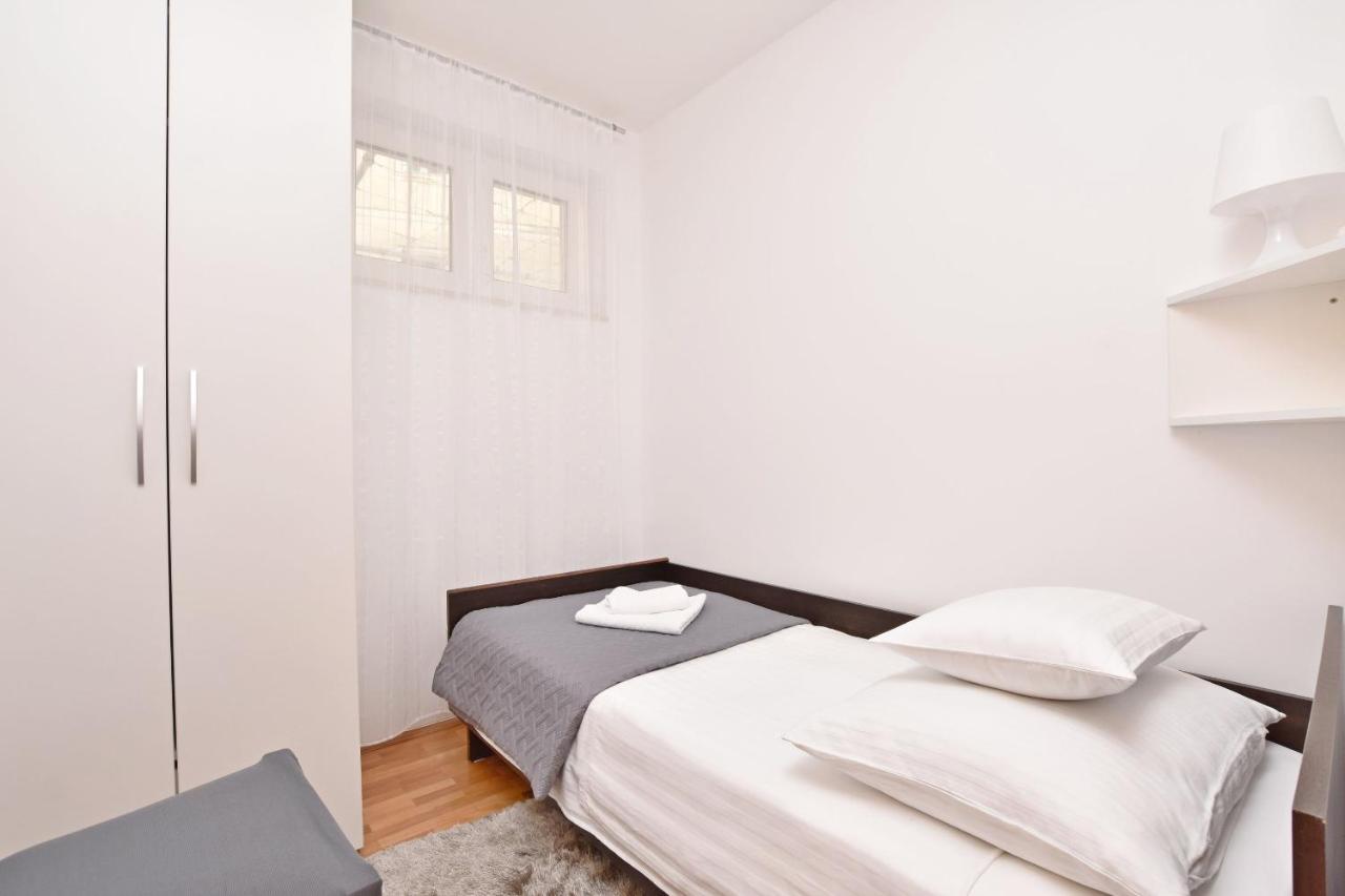 Apartment Mate Omiš Esterno foto