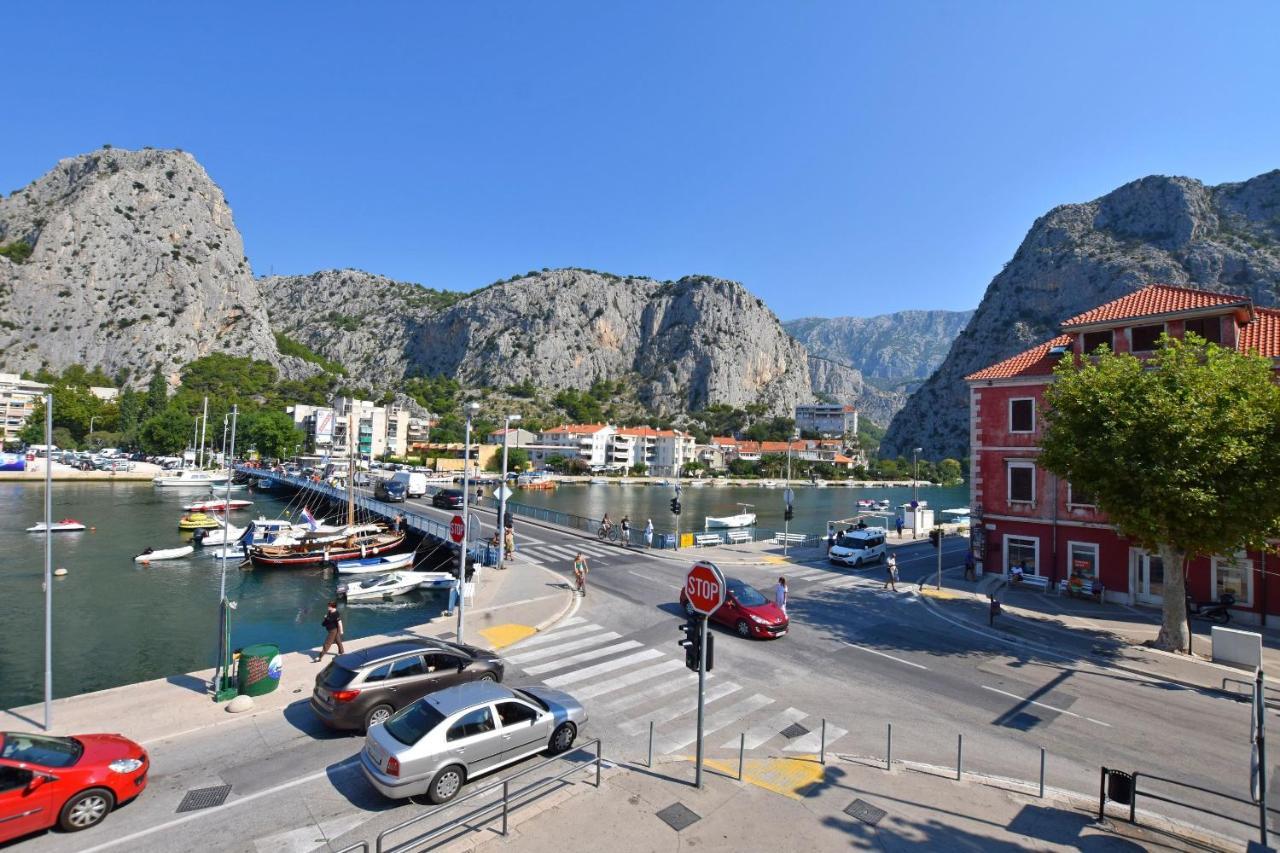 Apartment Mate Omiš Esterno foto